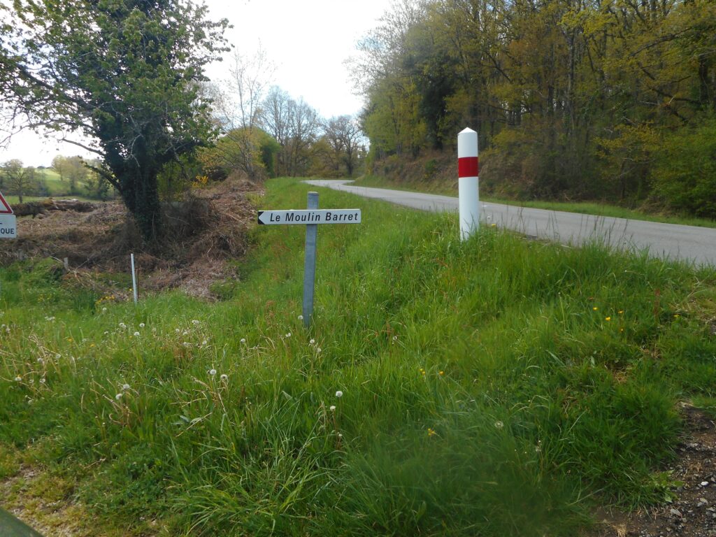 Begin van de straat - Bord Le moulin barret